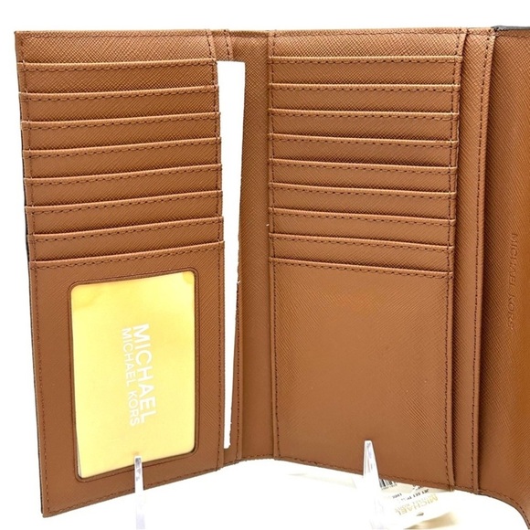 Michael Kors Large Trifold Wallet Luggage - Picture 4 of 8